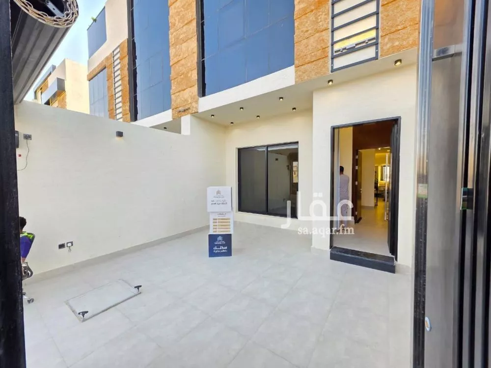 5 bedroom duplex in Okaz 9