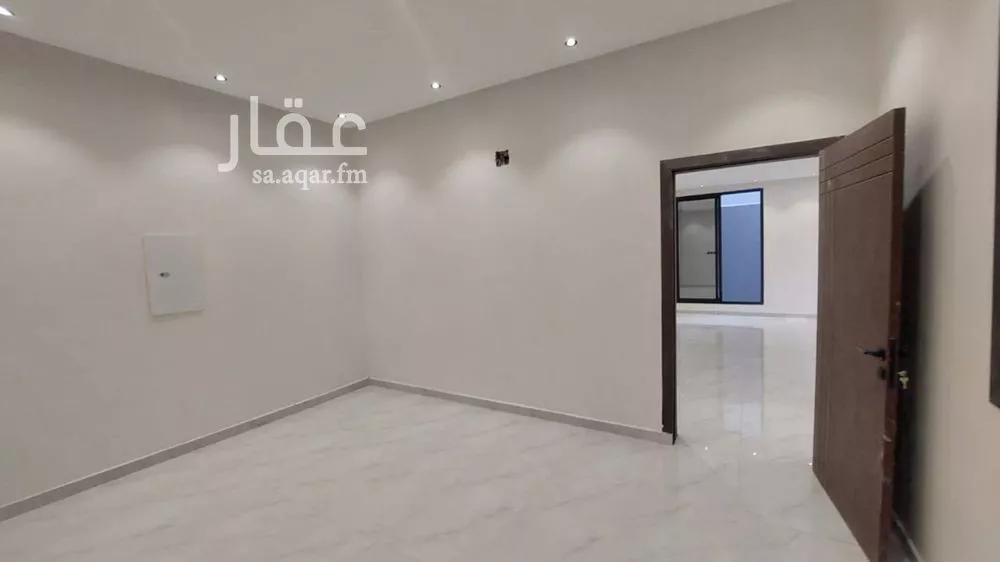فيلا 4 غرف في عكاظ 12