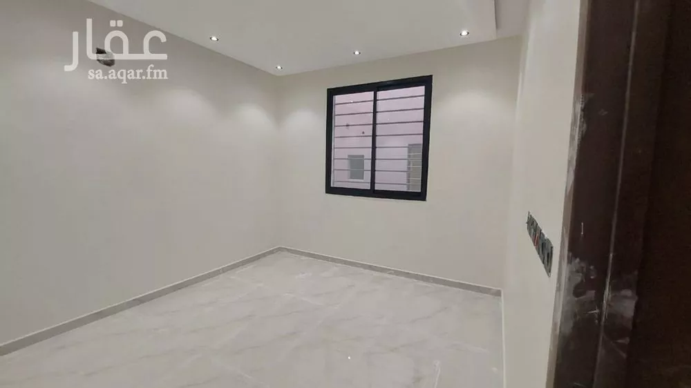فيلا 4 غرف في عكاظ 9