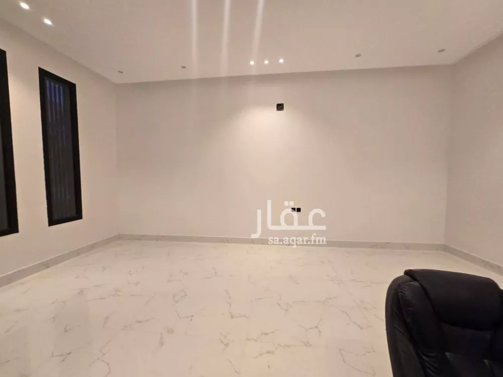 6 bedroom villa in Dhahrat Laban 14