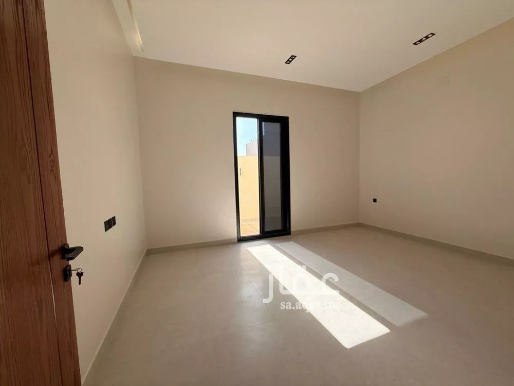 6 bedroom apartment in Al Rimal 11