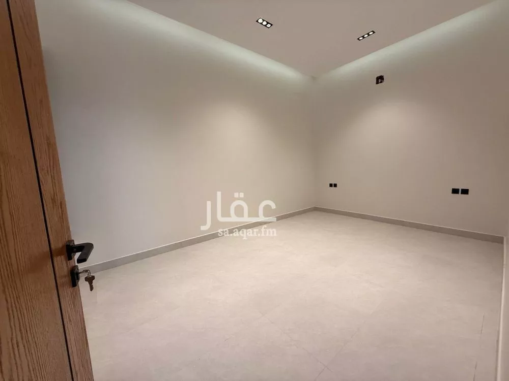 6 bedroom apartment in Al Rimal 4