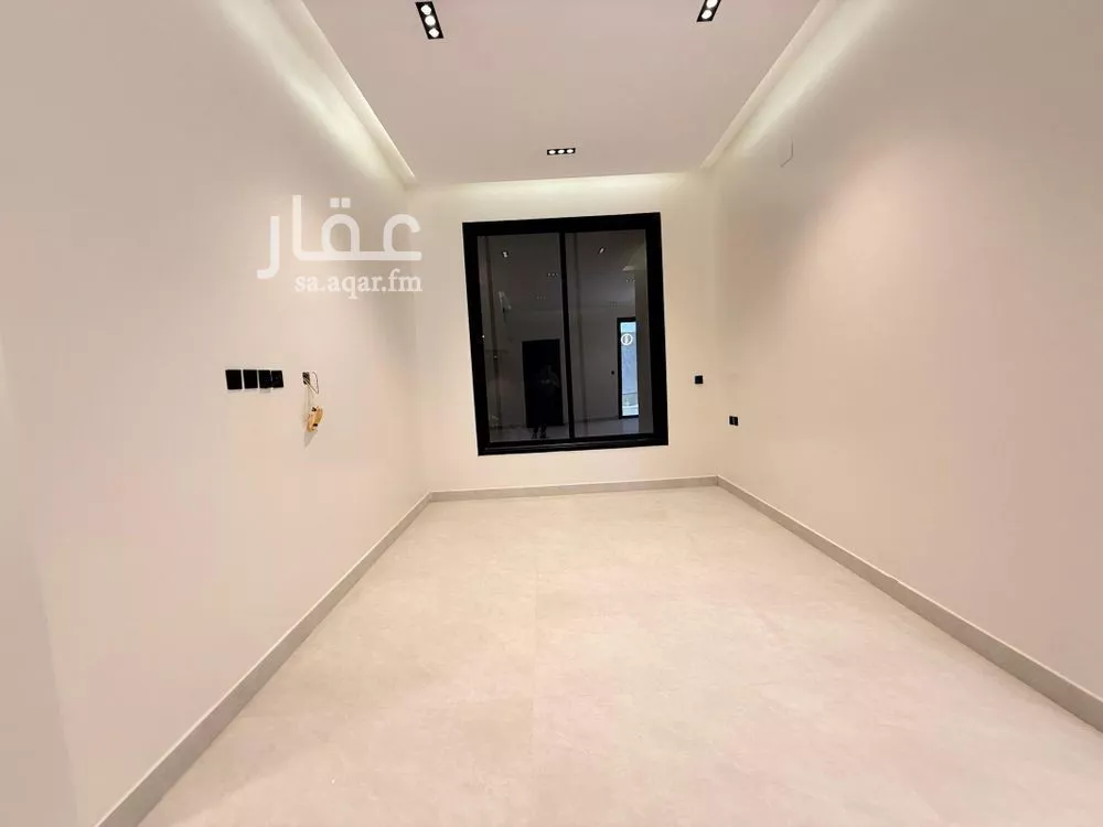 6 bedroom apartment in Al Rimal 9