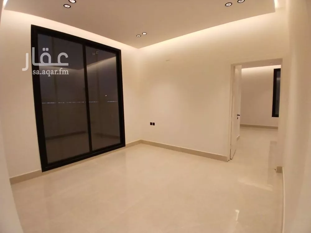 4 bedroom villa in Al Janadriyah 8