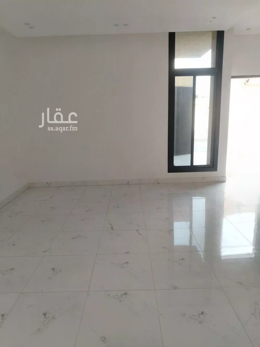 فيلا 4 غرف في العارض 2