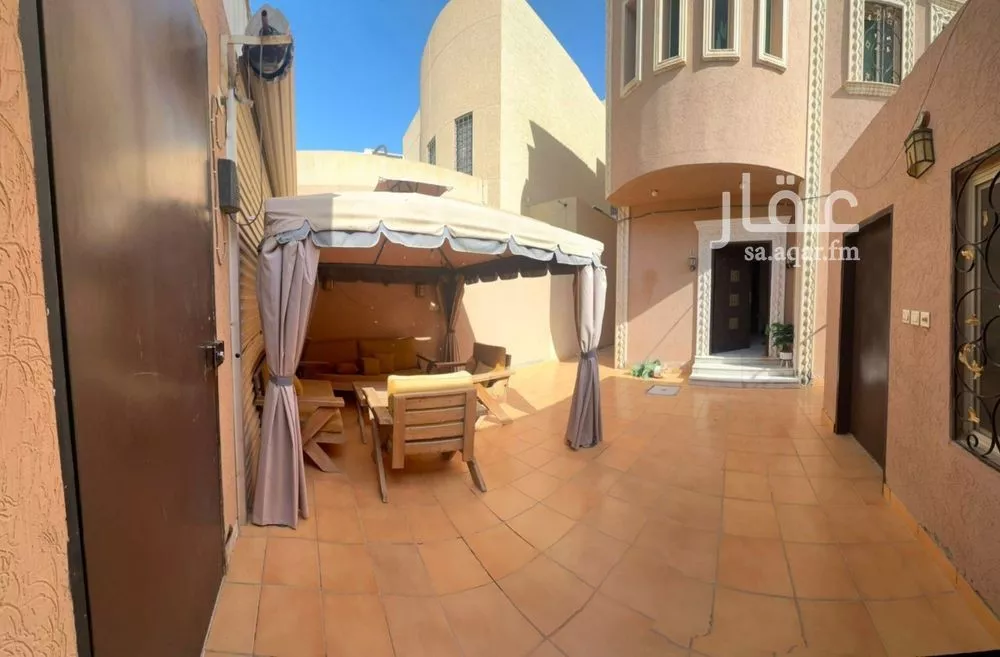 7 bedroom villa in Al Yasmin 8