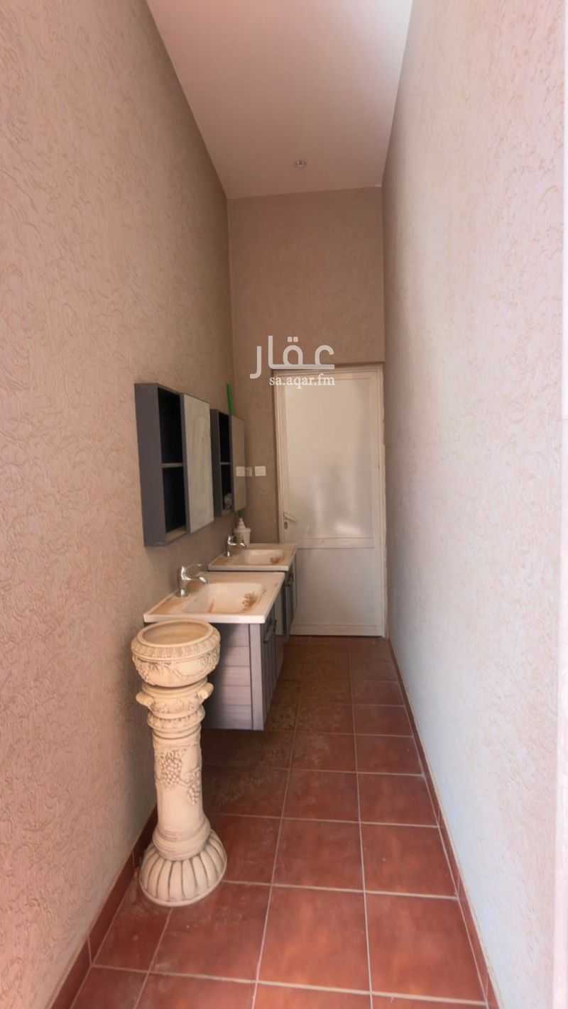 5 bedroom villa in Al Malqa, Riyadh 14