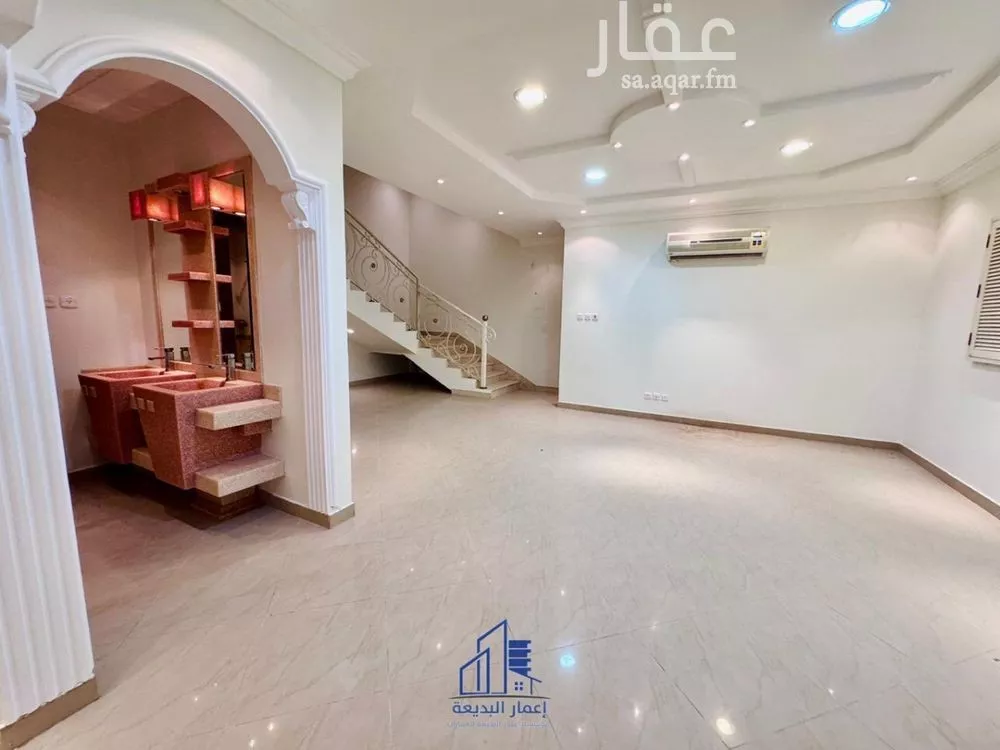 9 bedroom villa in Dhahrat Al Badiah 5