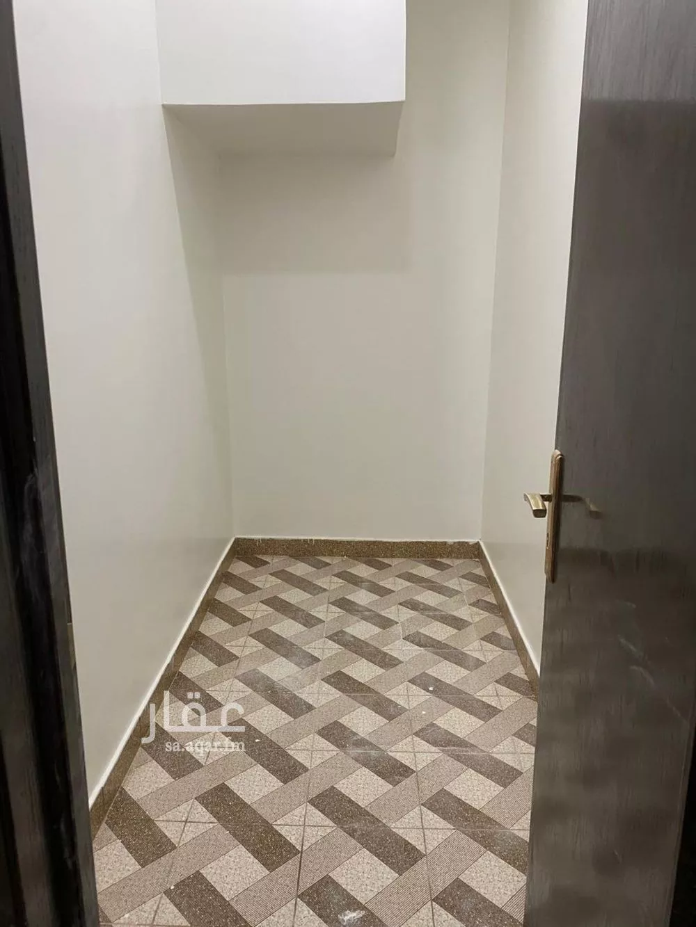 8 bedroom villa in Dhahrat Namar 10