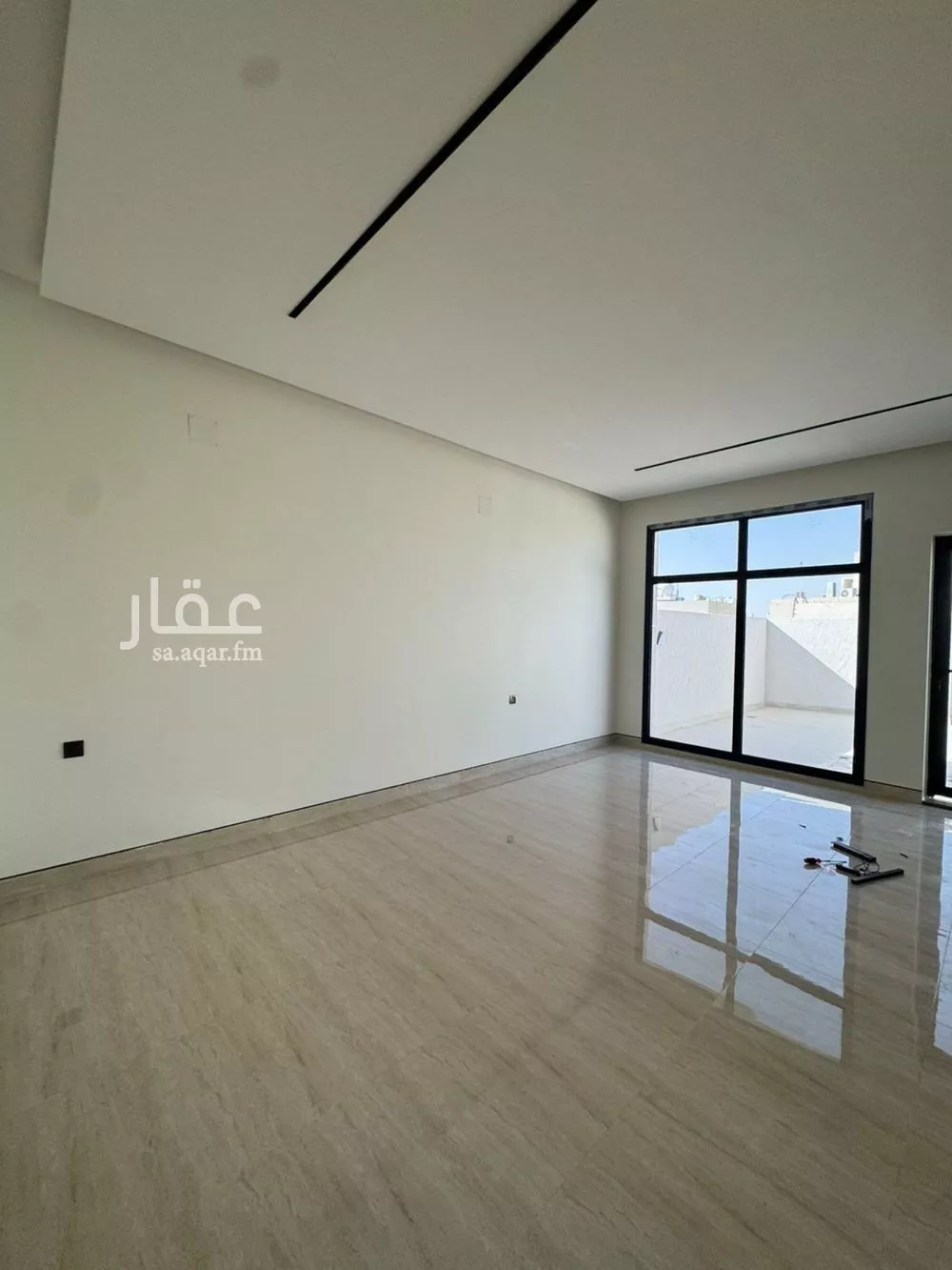 فيلا 7 غرف في النرجس 8