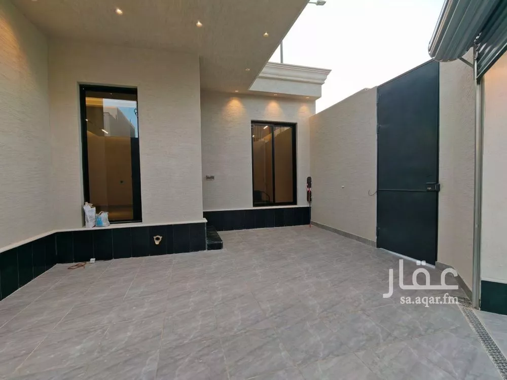5 bedroom villa in Al Rimal 4