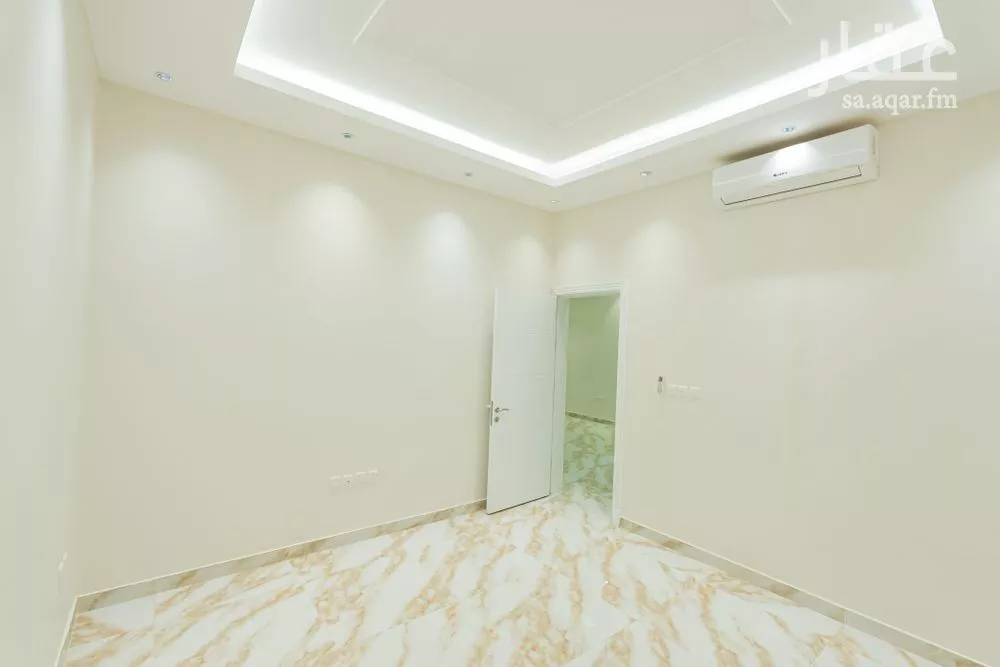 8 bedroom villa in Al Aridh 13