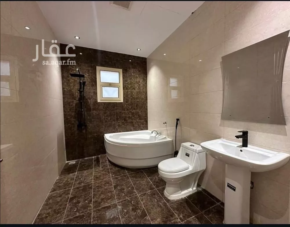 8 bedroom villa in Al Aridh 3