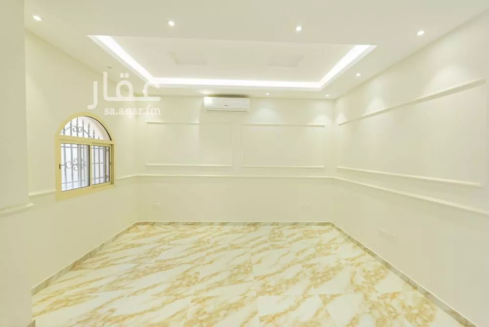8 bedroom villa in Al Aridh 22