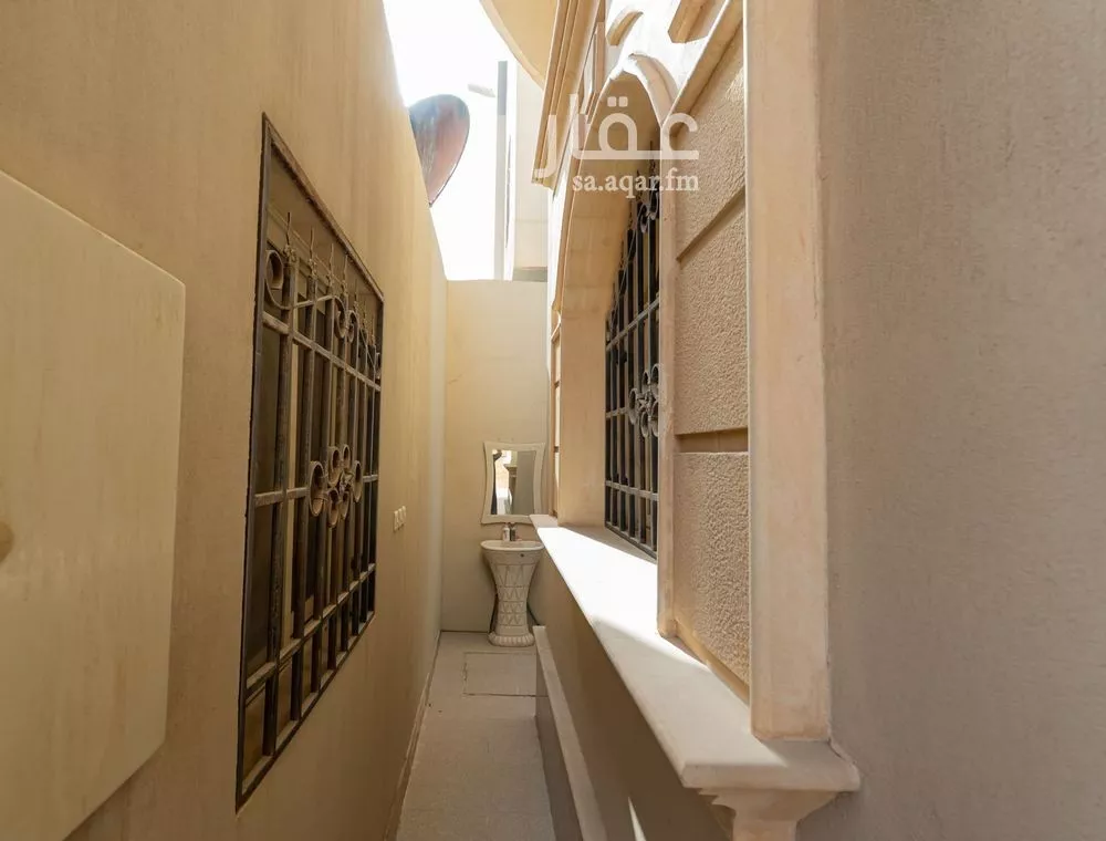 8 bedroom villa in Al Aridh 28