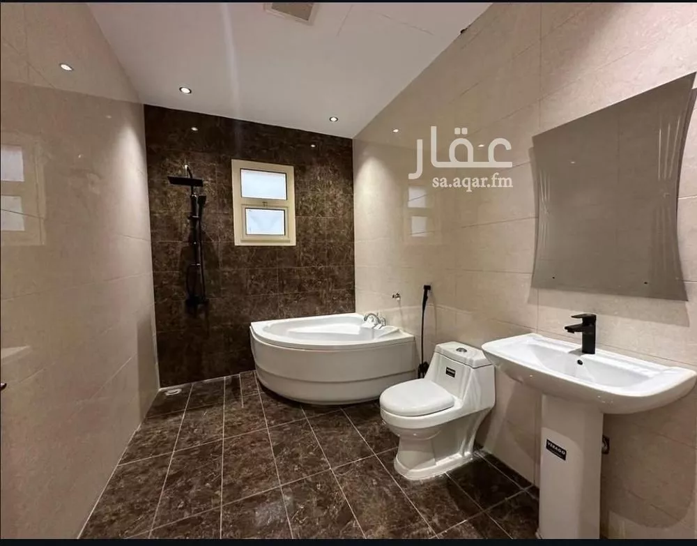 8 bedroom villa in Al Aridh 8
