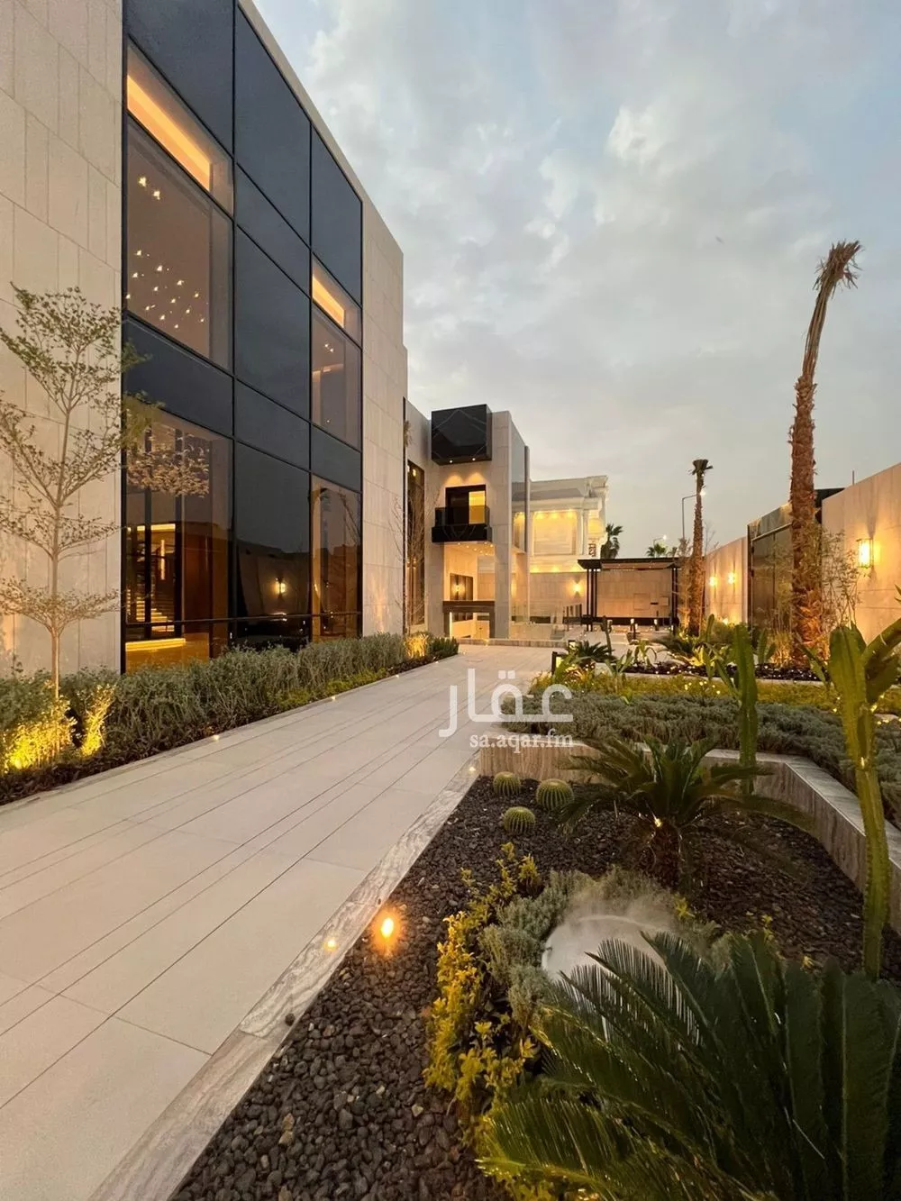 5 bedroom villa in Al Malqa 14