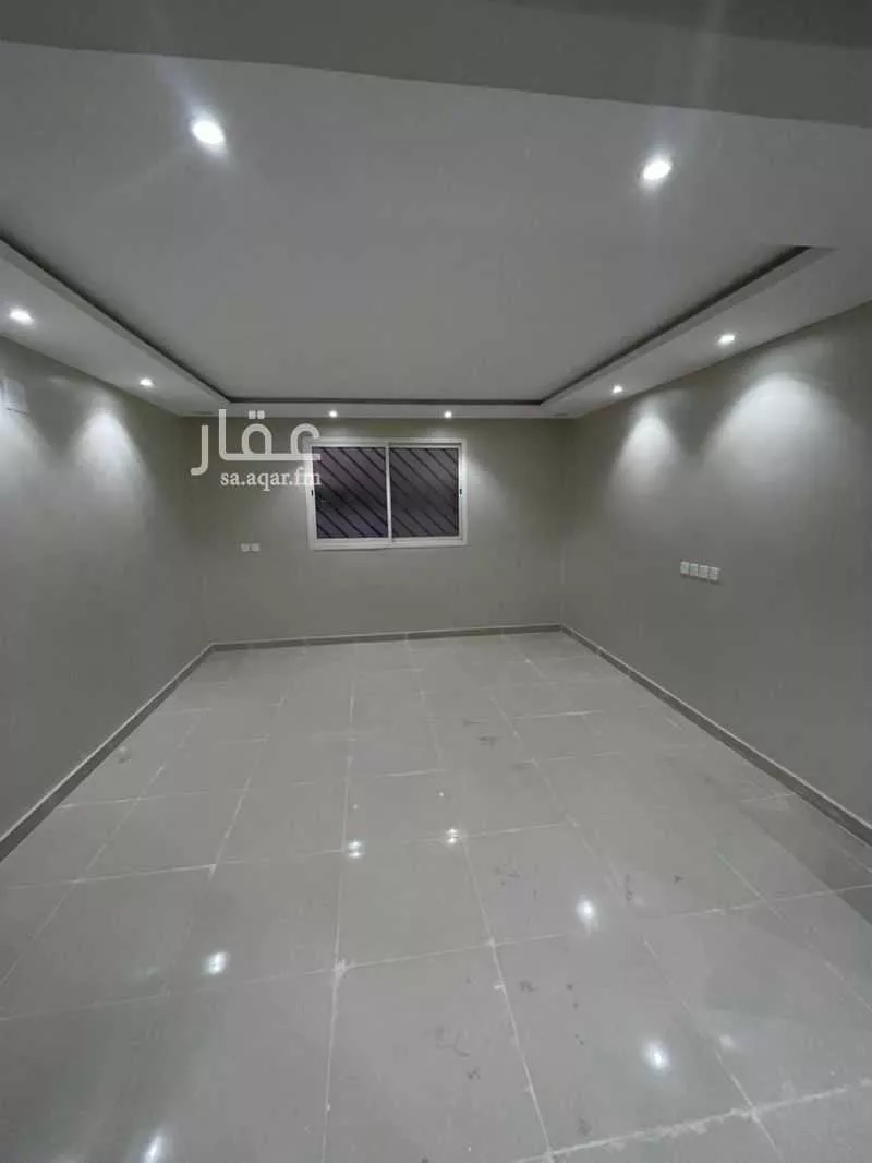 فيلا 5 غرف في النظيم 8
