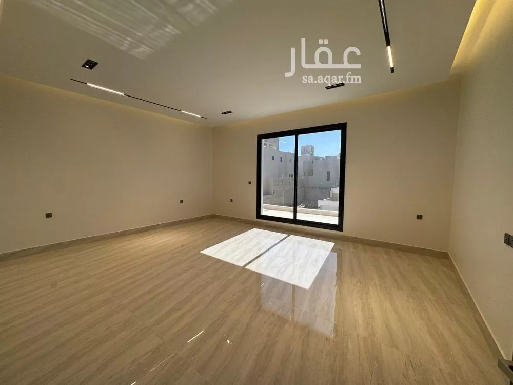 فيلا 5 غرف في الرمال 22