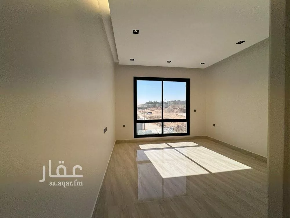 فيلا 5 غرف في الرمال 10