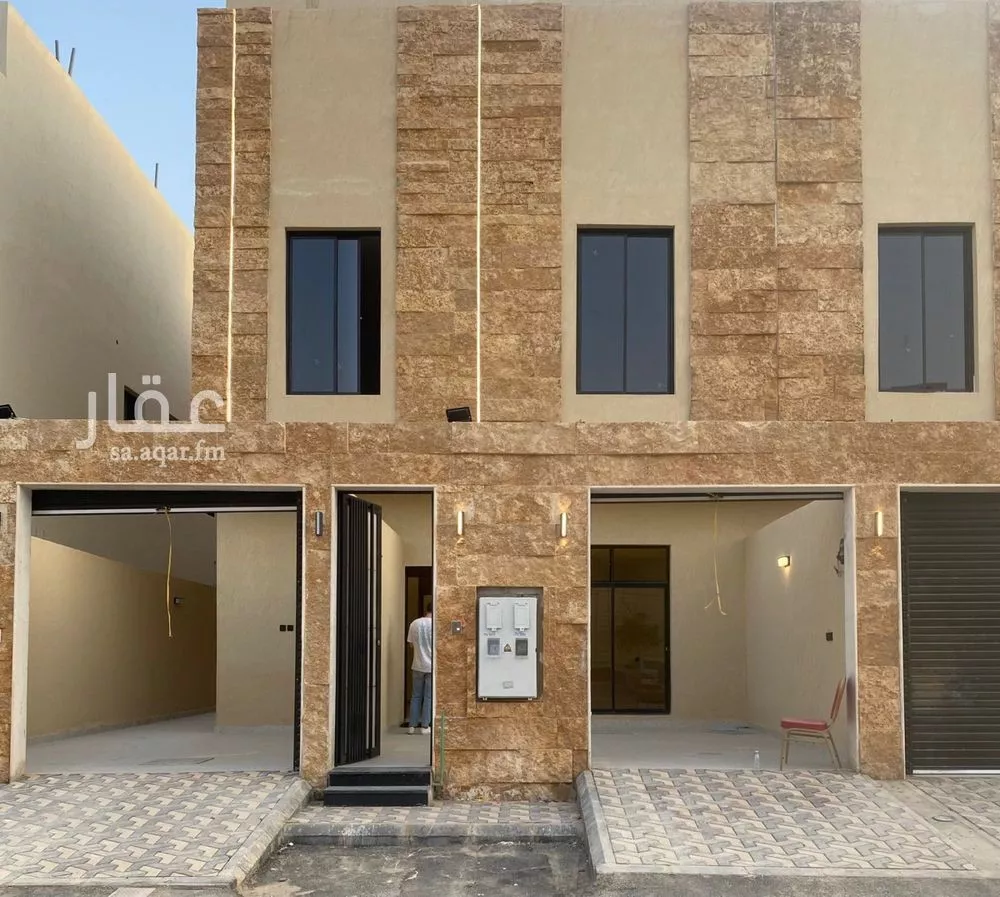 5 bedroom villa in Okaz 2