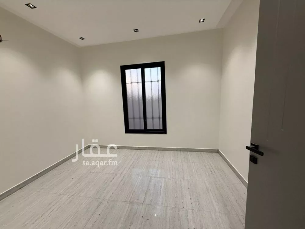 فيلا 5 غرف في طويق 19