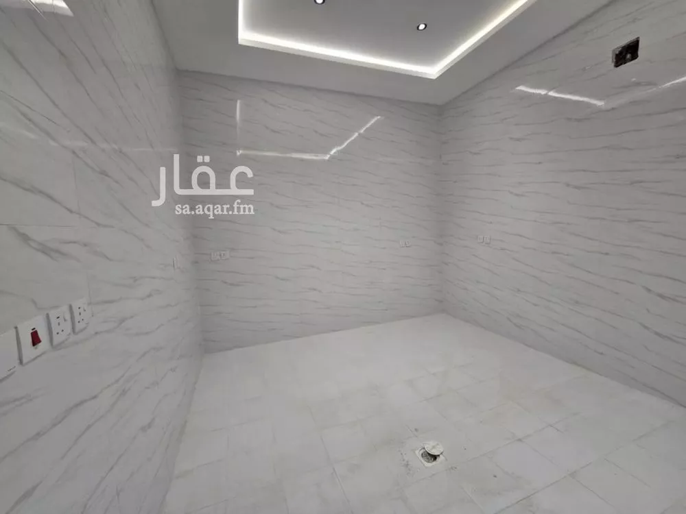 5 bedroom villa in Okaz 9