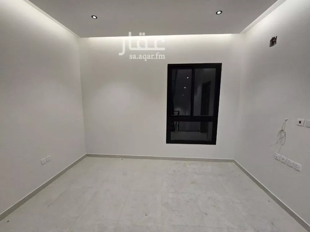 5 bedroom villa in Okaz 10