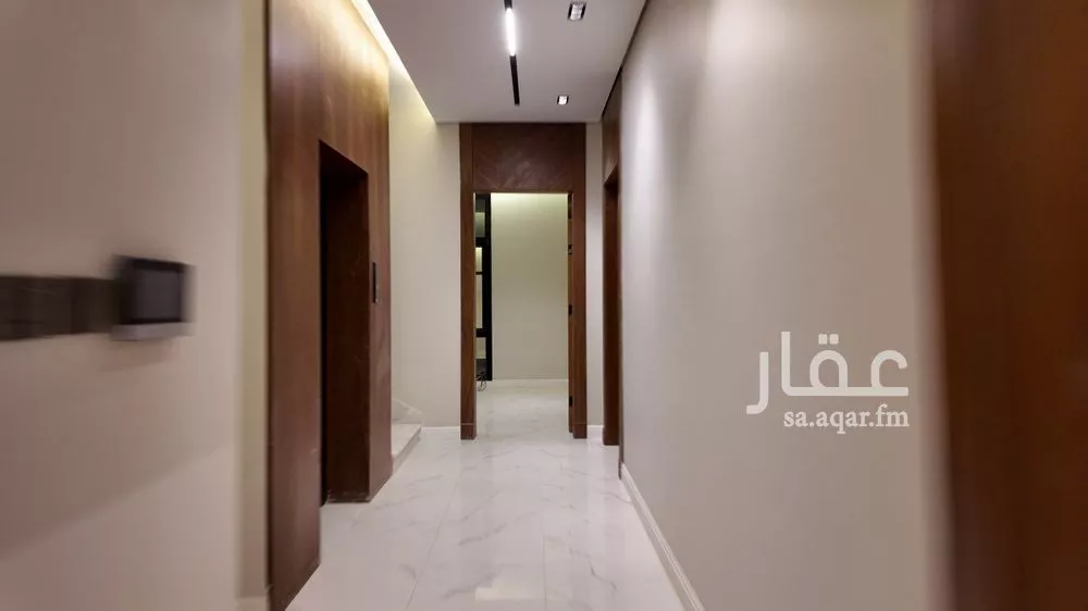 7 bedroom villa in Al Malaz 9