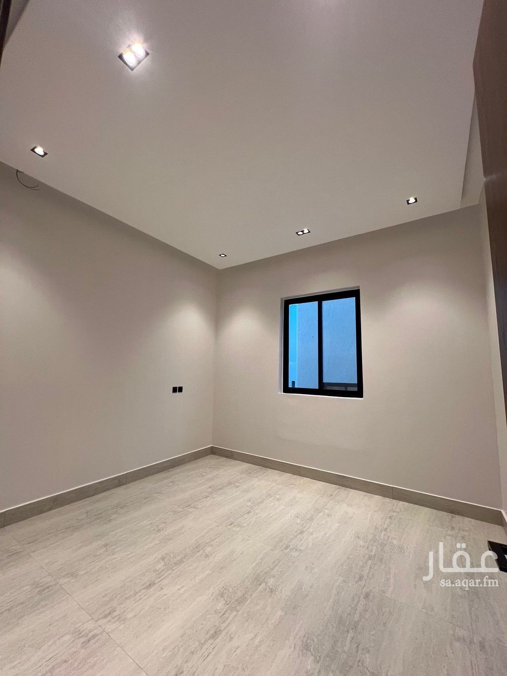 فيلا 6 غرف في الشرق 11
