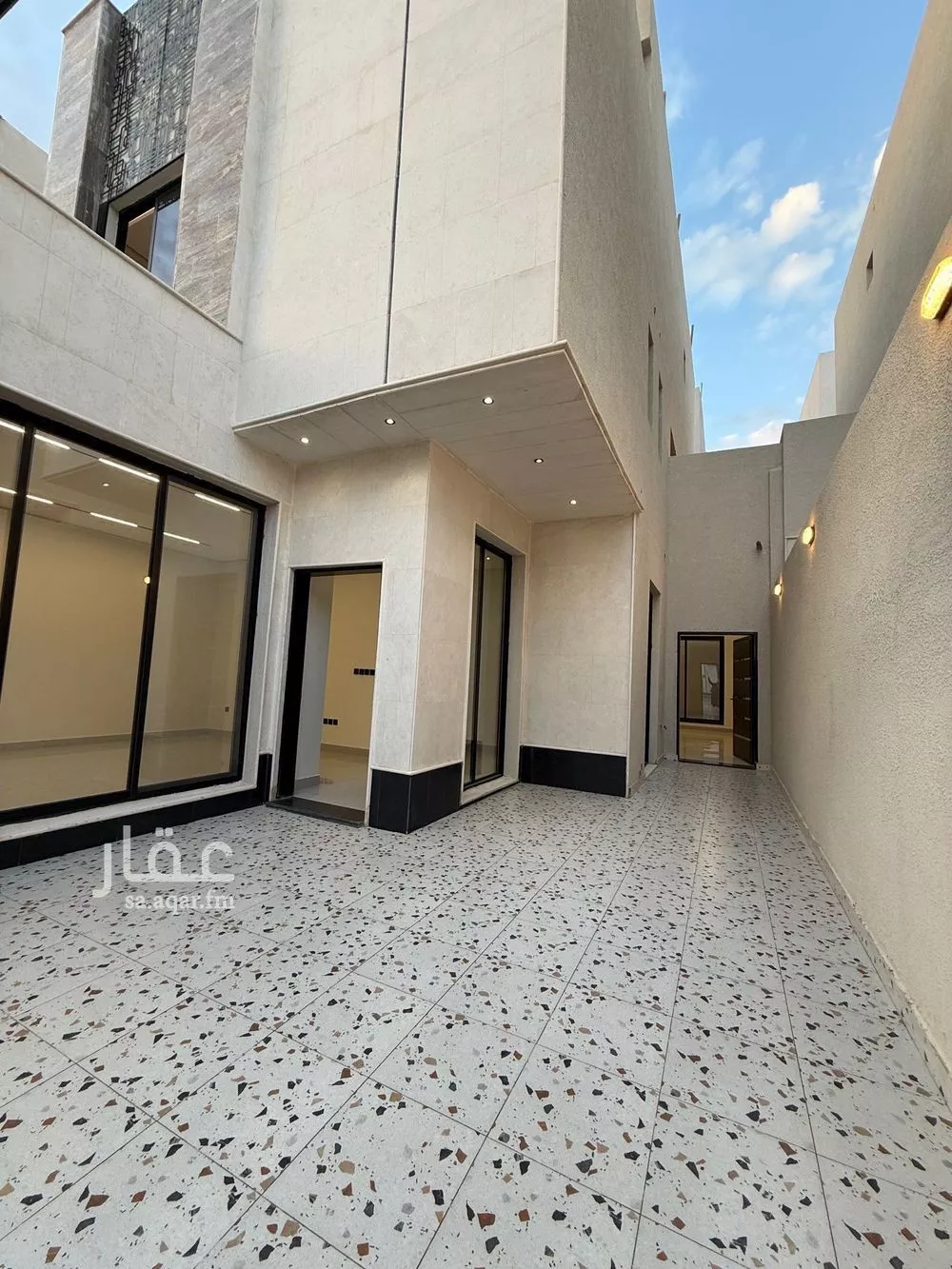 8 bedroom villa in Ash Sharq 3