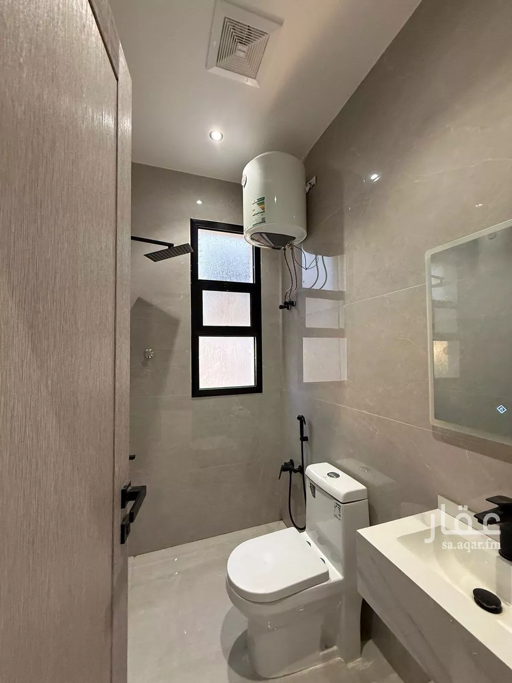 8 bedroom villa in Ash Sharq 25