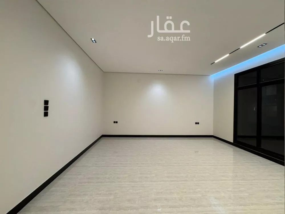 فيلا 5 غرف في الرمال 10
