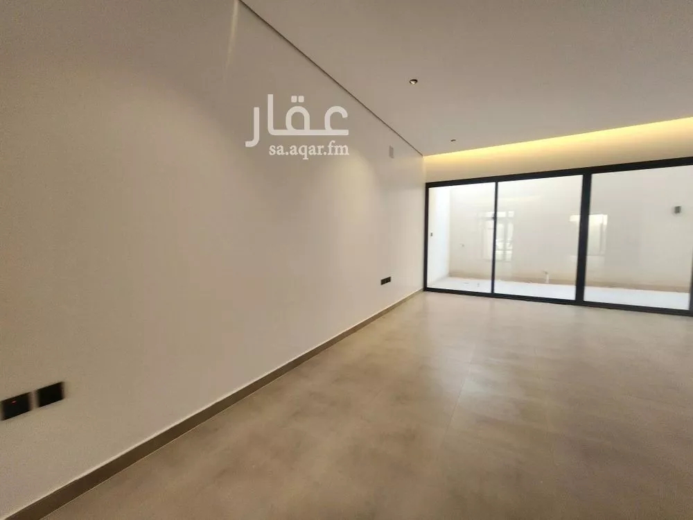 4 bedroom villa in Al Hazm 8