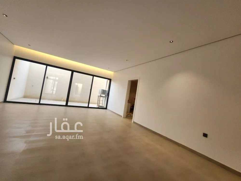 4 bedroom villa in Al Hazm 9