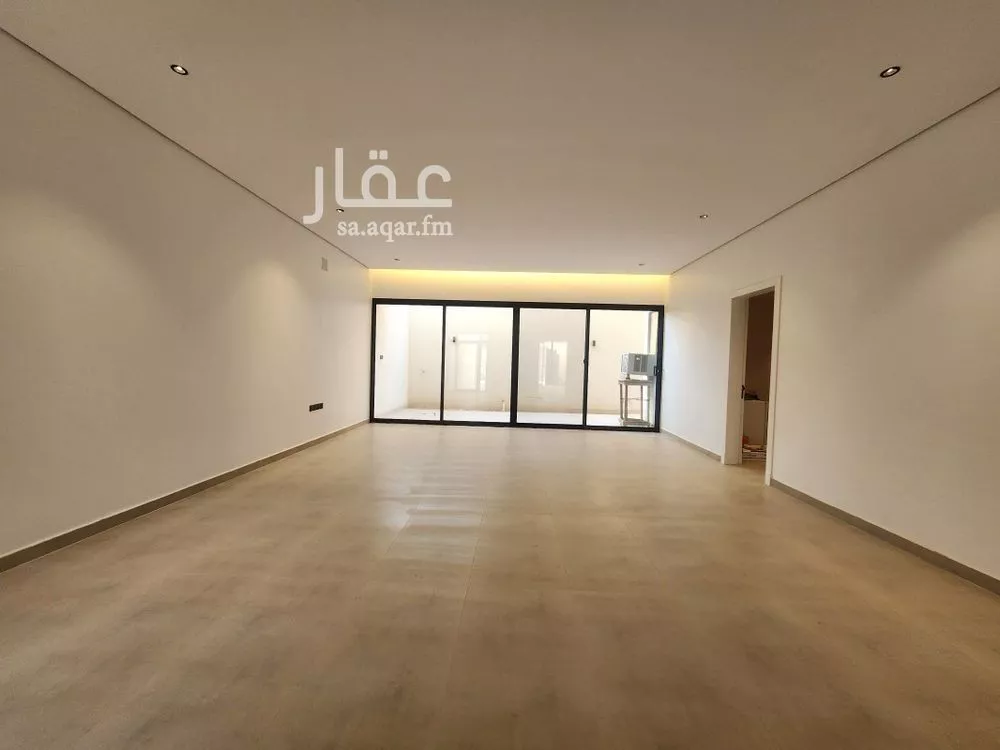 4 bedroom villa in Al Hazm 10
