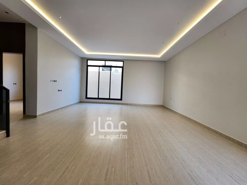 4 bedroom villa in Al Zahrah 12