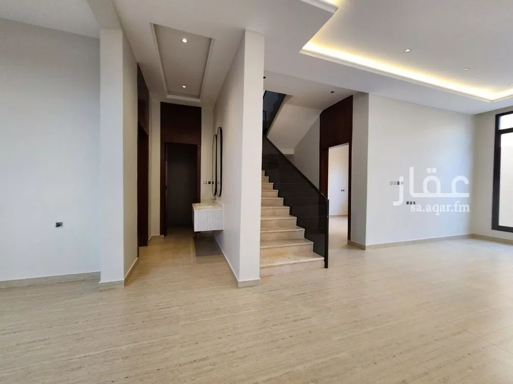 4 bedroom villa in Al Zahrah 16
