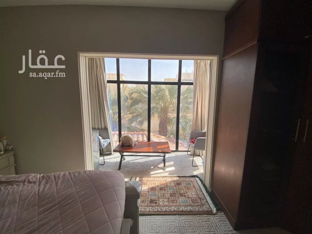 6 bedroom villa in Irqah 3