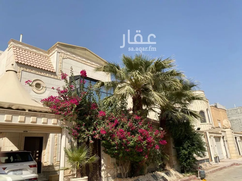 6 bedroom villa in Irqah 6