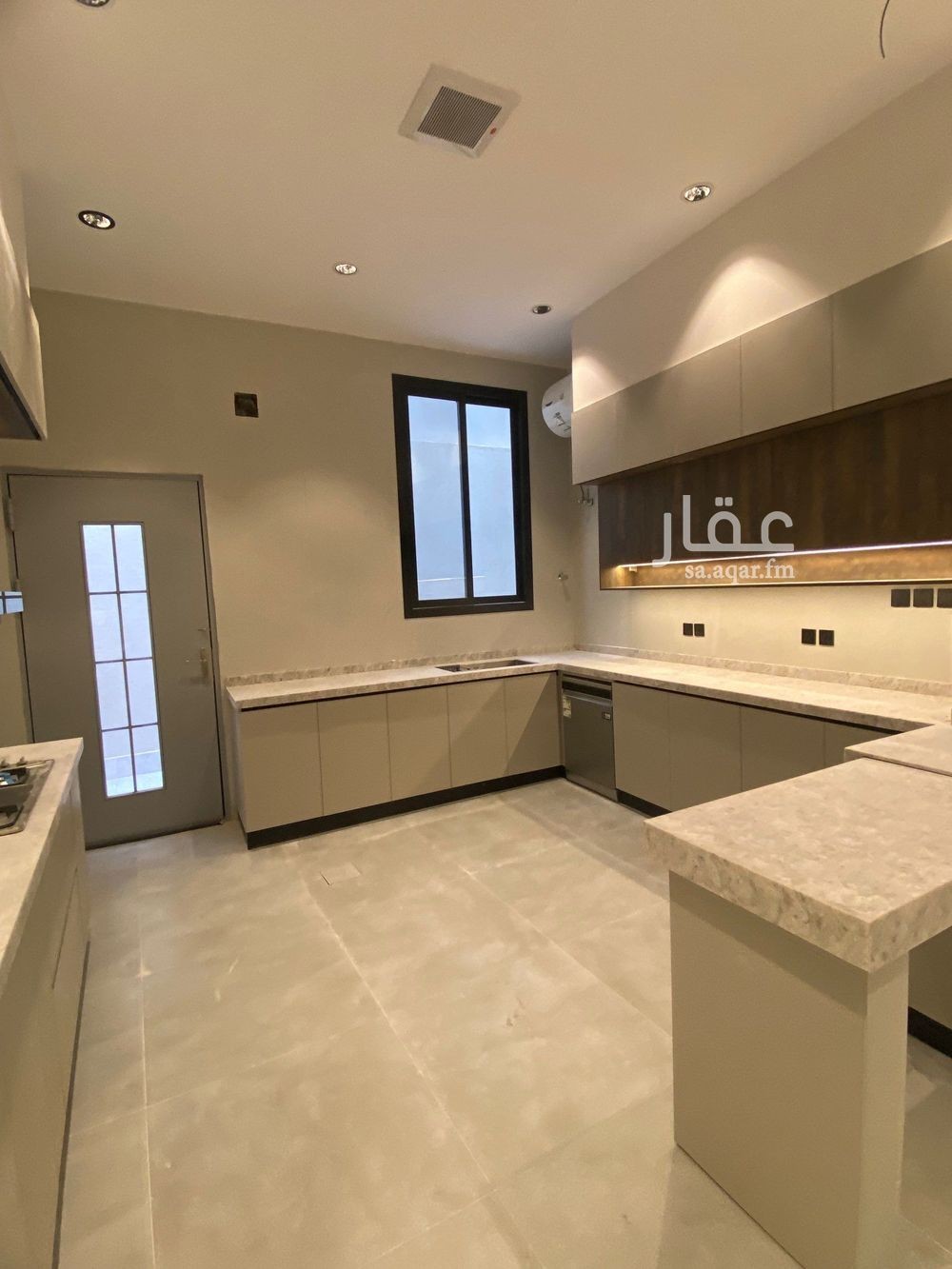 4 bedroom villa in Ash Sharq, Riyadh 16