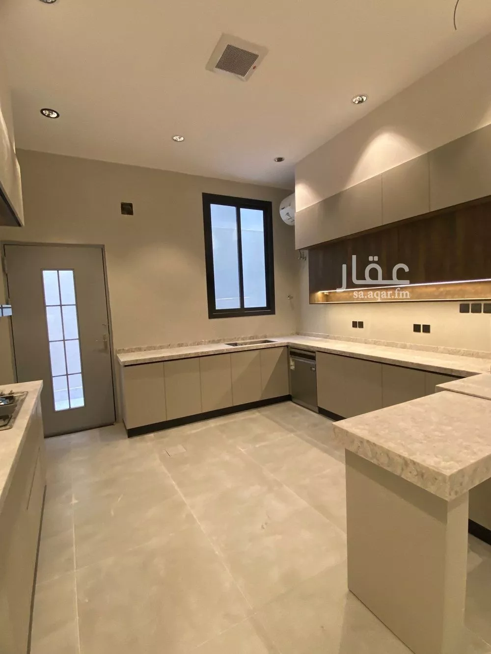 7 bedroom villa in Ash Sharq 16