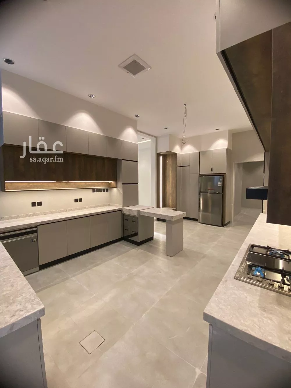 7 bedroom villa in Ash Sharq 17