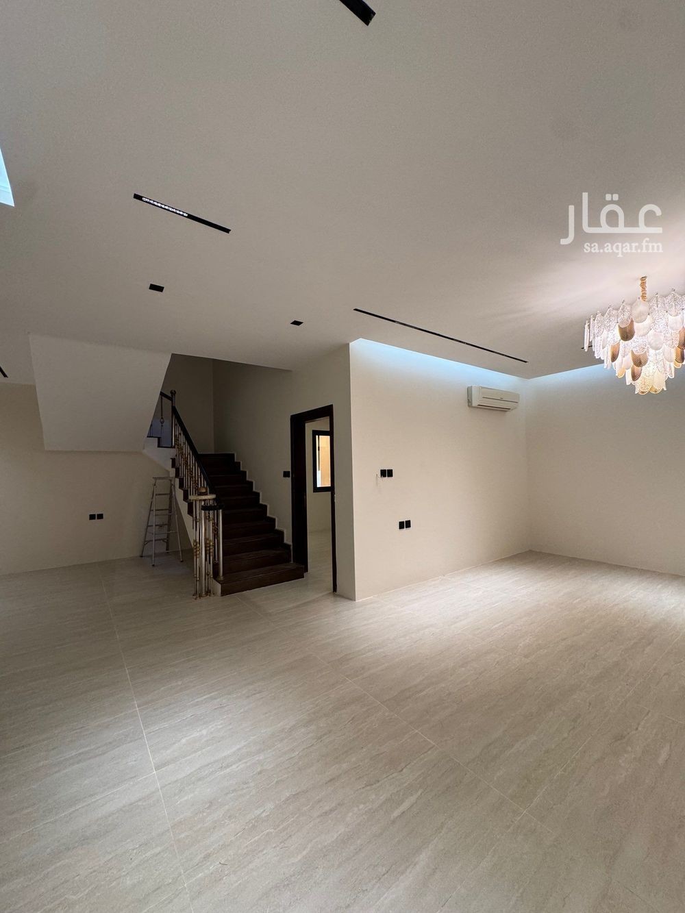 5 bedroom villa in Ishbiliyah, Riyadh 10