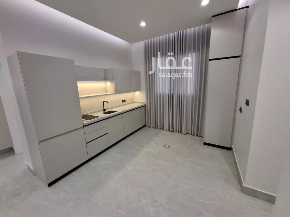 6 bedroom villa in Al Yarmouk 2