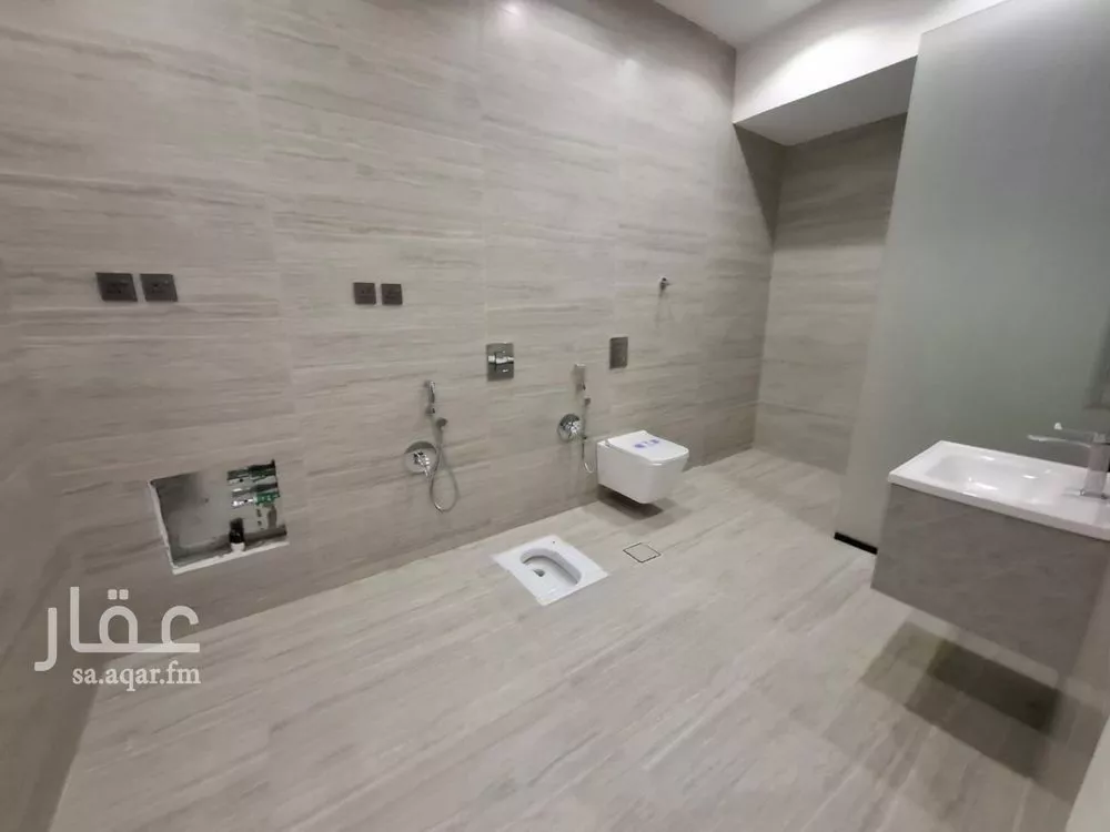 6 bedroom villa in Al Yarmouk 12