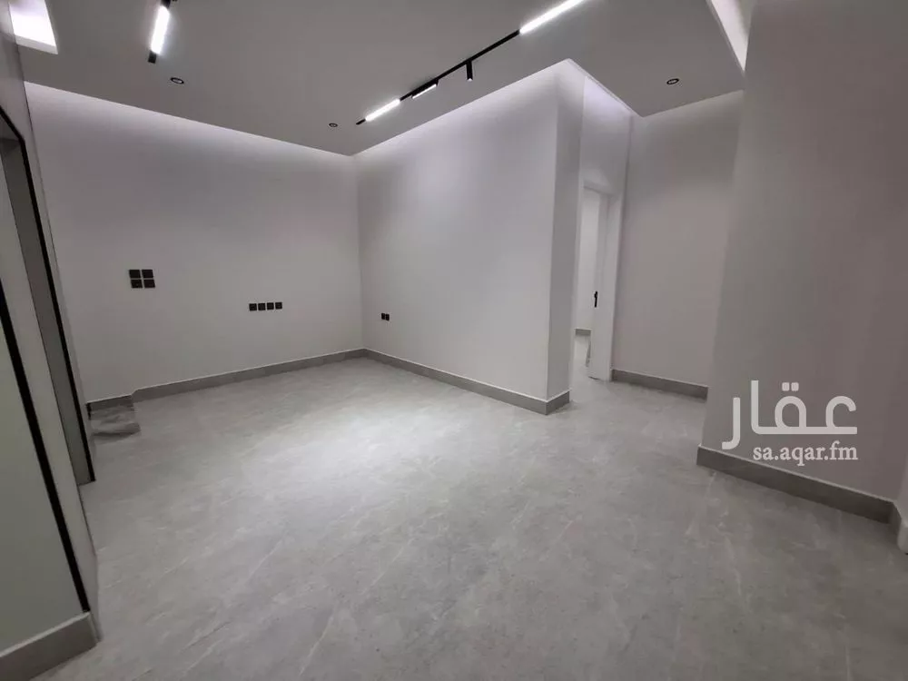 6 bedroom villa in Al Yarmouk 13