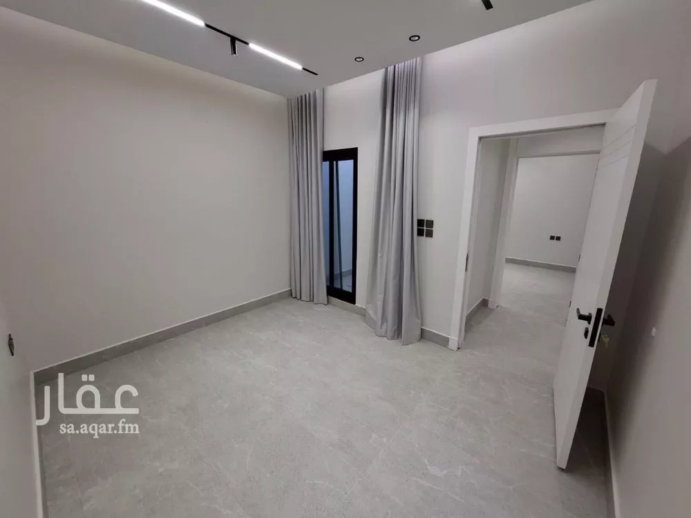 6 bedroom villa in Al Yarmouk 15