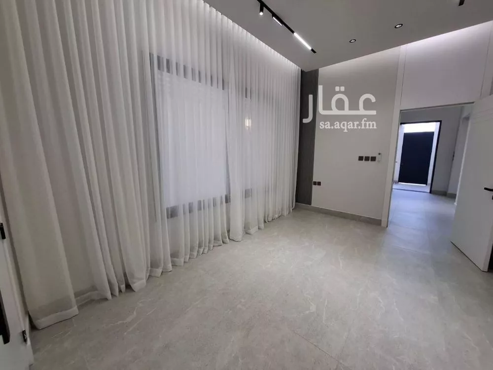 6 bedroom villa in Al Yarmouk 17