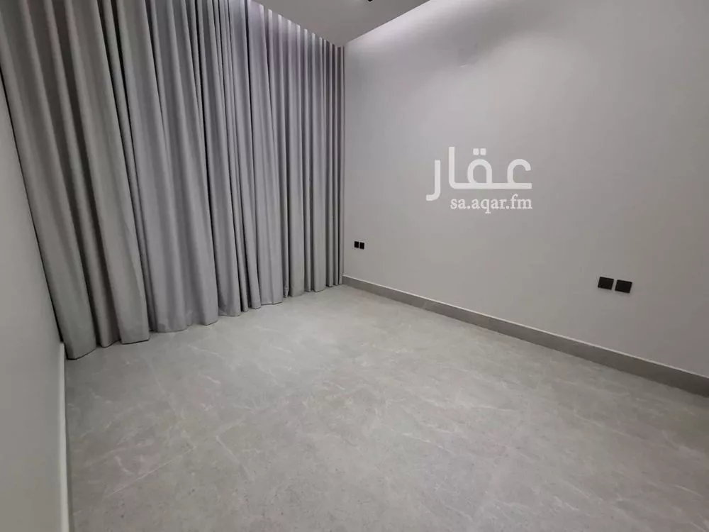 6 bedroom villa in Al Yarmouk 21